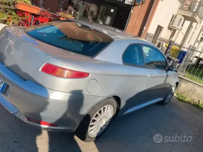 Usata Alfa Romeo GT 150 CV (110 kW) 2004 Grigio Coupé