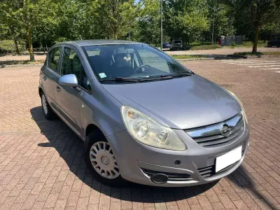 Używany Opel Corsa Cosmo 80 KM (58 kW) 2007 Srebrny Hatchback
