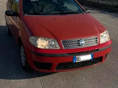 Usata Fiat Punto 75 CV (55 kW) 2006 Utilitaria