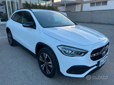 Usata Mercedes GLA180 Night 116 CV (85 kW) 2023 Nero SUV