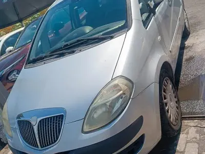 Usata Lancia Musa 69 CV (50 kW) 2007 Grigio Monovolume