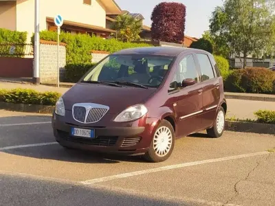 Usata Lancia Musa 90 CV (66 kW) 2006 Rosso Monovolume