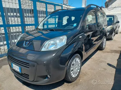 Usata Peugeot Bipper Style 75 CV (55 kW) 2014 Nero Monovolume