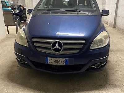 Usata Mercedes B200 Premium 2010 Blu Monovolume