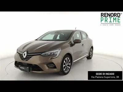 Usata Renault Clio Intens 140 CV (102 kW) 2022 Marrone Utilitaria