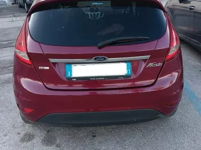 Usata Ford Fiesta 2009 Rosso Berlina