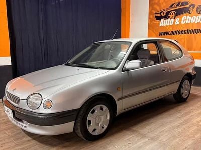 Usata Toyota Corolla 86 CV (63 kW) 1998 Argento Coupé