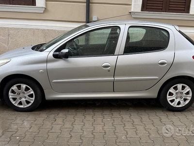 Usata Peugeot 206 68 CV (50 kW) 2010 Utilitaria