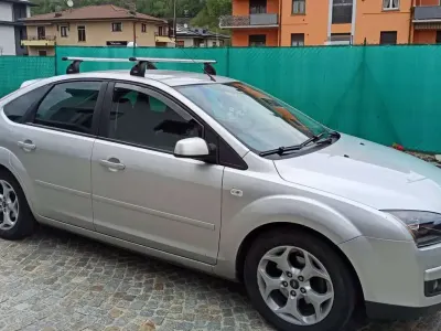 Usata Ford Focus 90 CV (66 kW) 2007 Argento Berlina