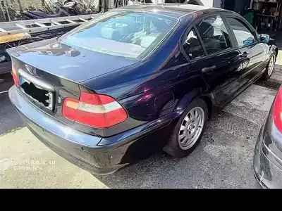 Usata BMW 318 118 CV (86 kW) 2002 Blu Berlina