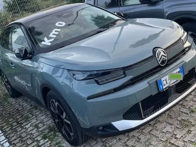 Nuova Citroën e-C4 61 kW (84 CV) 2025 Verde Berlina