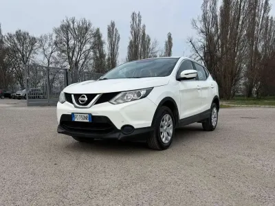 Usata Nissan Qashqai Visia 116 CV (85 kW) 2016 Bianco SUV