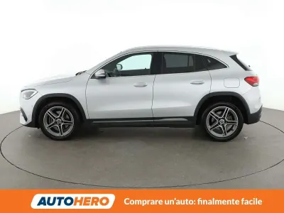 Usado Mercedes GLA250 AMG line 160 CV (117 kW) 2022 Plateado SUV