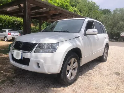 Usata Suzuki Grand Vitara 129 CV (94 kW) 2011 Bianco SUV