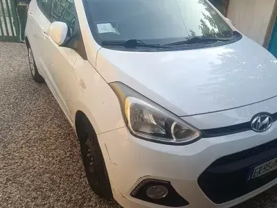 Usata Hyundai i10 69 CV (50 kW) 2014 Bianco Utilitaria