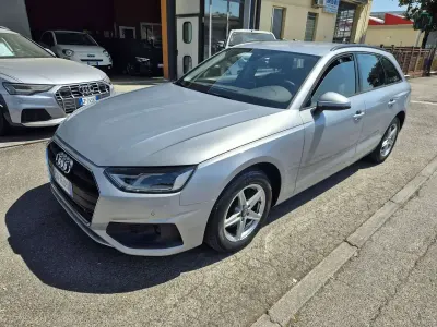Usata Audi A4 Business 163 CV (119 kW) 2021 Argento Station wagon
