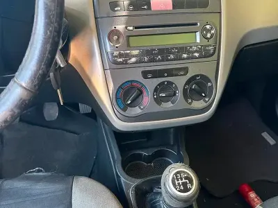 Usata Fiat Punto 65 CV (47 kW) 2005 Bluazzurro Utilitaria