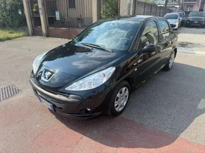 Usata Peugeot 206 60 CV (44 kW) 2010 Nero Berlina