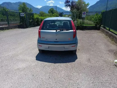 Usata Fiat Punto 60 CV (44 kW) 2004 Utilitaria