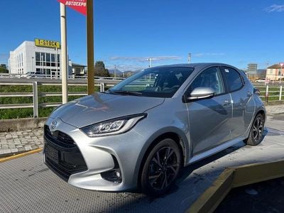 Nuova Toyota Yaris Hybrid Trend 92 CV (67 kW) 2025 Grigio Berlina