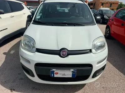 Usata Fiat Panda Lounge 80 CV (58 kW) 2014 Bianco Utilitaria