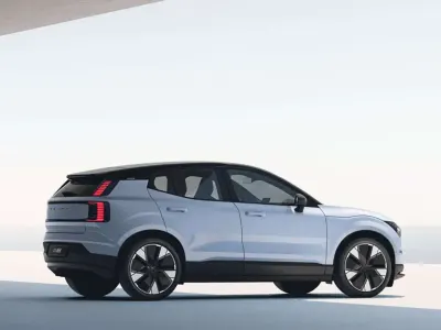 Nuova Volvo EX30 Core 75 kW (102 CV) 2026 Argento SUV
