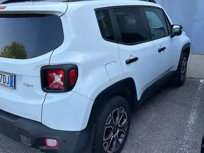 Usata Jeep Renegade Limited 140 CV (102 kW) 2015 Bianco SUV