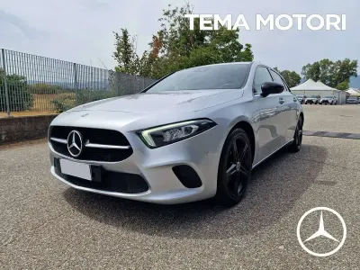 Usata Mercedes A180 Premium 116 CV (85 kW) 2022 Iridium silver metallic Berlina