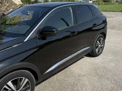 Usata Peugeot 3008 Allure 131 CV (96 kW) 2023 SUV