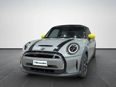 Usata Mini Cooper SE 75 kW (102 CV) 2022 Moonwalk grey metallic Utilitaria