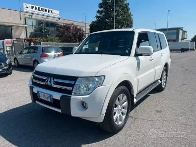 Usata Mitsubishi Pajero Intense 200 CV (147 kW) 2011 Bianco SUV