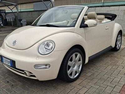 Usata VW New Beetle 100 CV (73 kW) 2004 Bianco Utilitaria