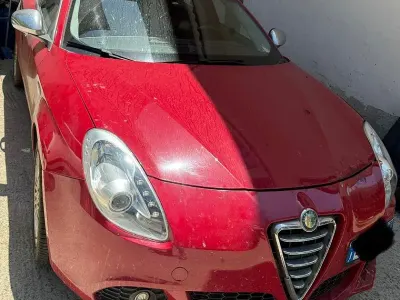 Usata Alfa Romeo Giulietta 109 CV (80 kW) 2014 Rosso Utilitaria