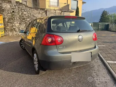 Usata VW Golf IV 115 CV (84 kW) 2004 Grigio Berlina