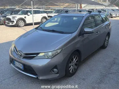 Usata Toyota Auris Active 89 CV (65 kW) 2014 Grigio