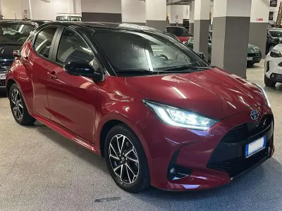 Usata Toyota Yaris Hybrid Style 92 CV (67 kW) 2022 Rosso Berlina