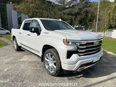 Usata Chevrolet Silverado 420 CV (308 kW) 2023 Bianco SUV