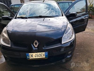 Usata Renault Clio II LE 86 CV (63 kW) 2007 Nero Berlina