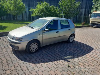 Usata Fiat Punto 80 CV (58 kW) 2002 Grigio Utilitaria
