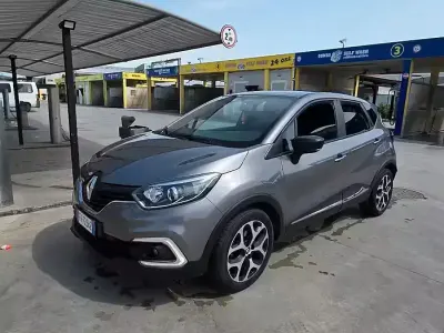 Usata Renault Captur 90 CV (66 kW) 2019 Grigio SUV