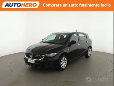 Usado Fiat Tipo Easy 95 HP (69 kW) 2018 Preto Sedan