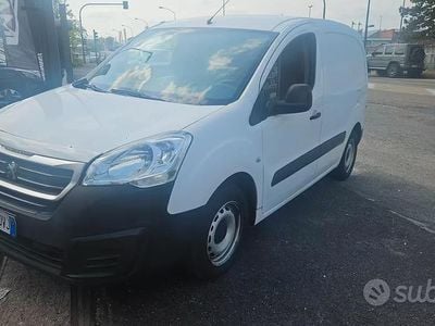 Usata Peugeot Partner Comfort 99 CV (72 kW) 2016 Bianco