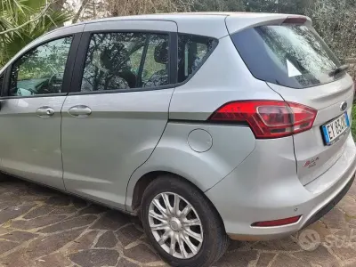 Usata Ford B-MAX 75 CV (55 kW) 2015 Grigio Monovolume