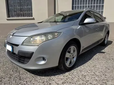 Usata Renault Mégane GrandTour Dynamique 110 CV (80 kW) 2010 Grigio Station wagon