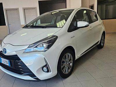 Usata Toyota Yaris Hybrid 73 CV (53 kW) 2017 Bianco Berlina