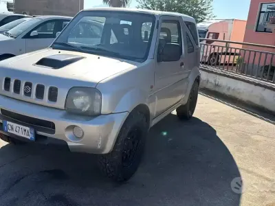 Usata Suzuki Jimny 65 CV (47 kW) 2005 Grigio SUV