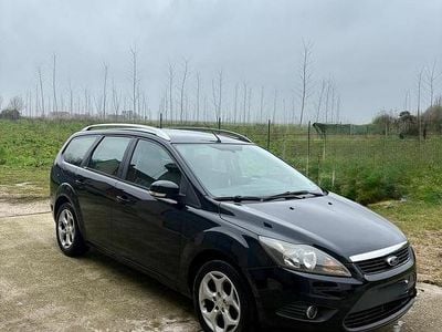 Usata Ford Focus Style 110 CV (80 kW) 2011 Nero Station wagon