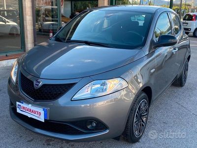 Usata Lancia Ypsilon Silver 69 CV (50 kW) 2020 Grigio Utilitaria