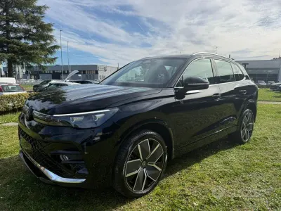 Nuova VW Tiguan R-line Plus 193 CV (141 kW) 2026 Nero SUV