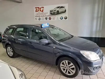 Usata Opel Astra 101 CV (74 kW) 2008 Bluazzurro Station wagon